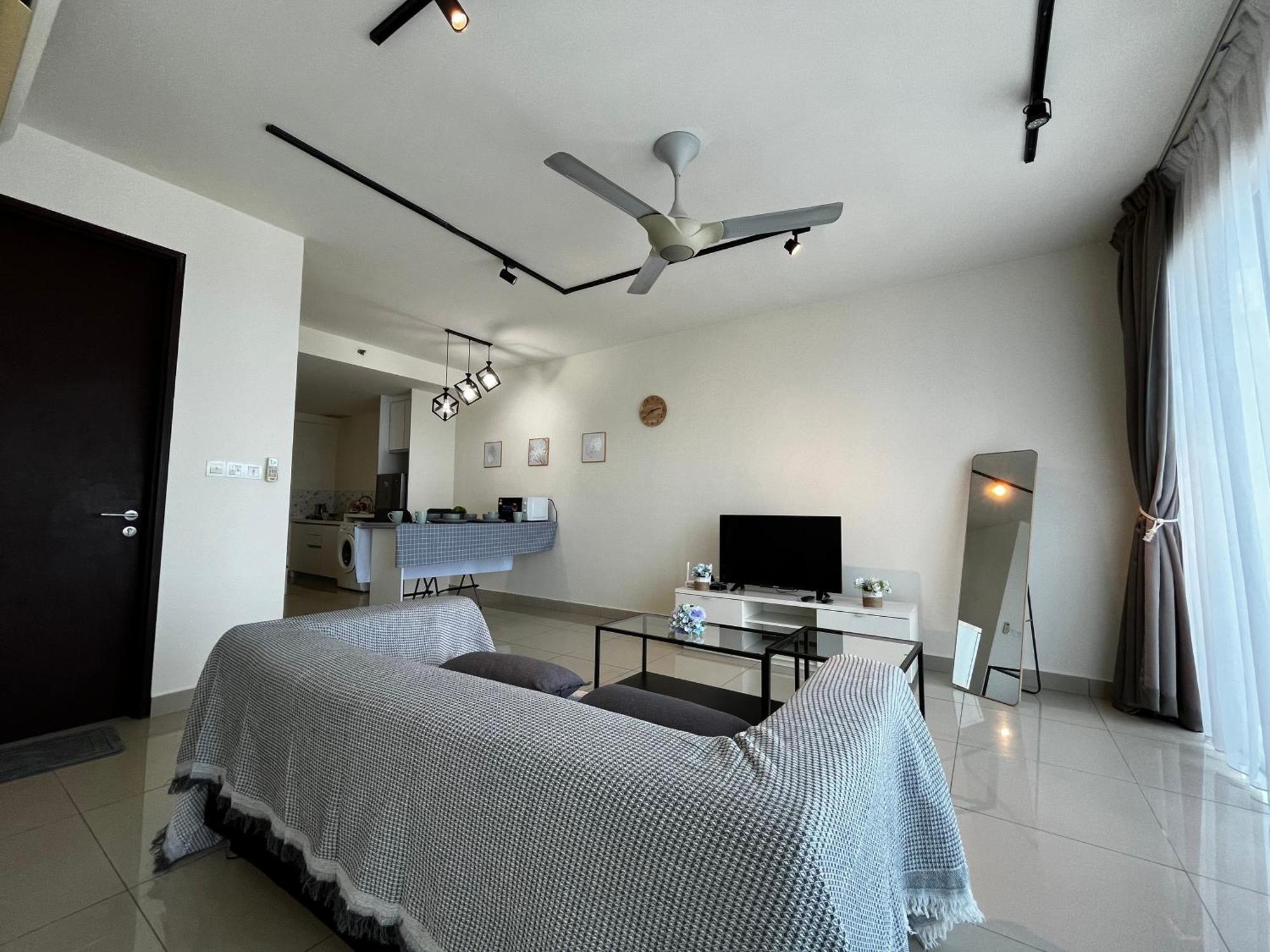 Setia Alam Nordic Trefoil 2 Bedrooms Home-walk To Setia Mall & & Setia Convention Centre Pangsapuri *
