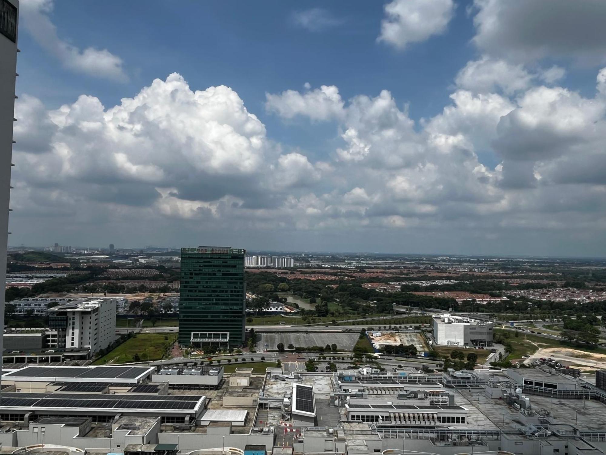 Pangsapuri Setia Alam Nordic Trefoil 2 Bedrooms Home-walk To Setia Mall & & Setia Convention Centre *