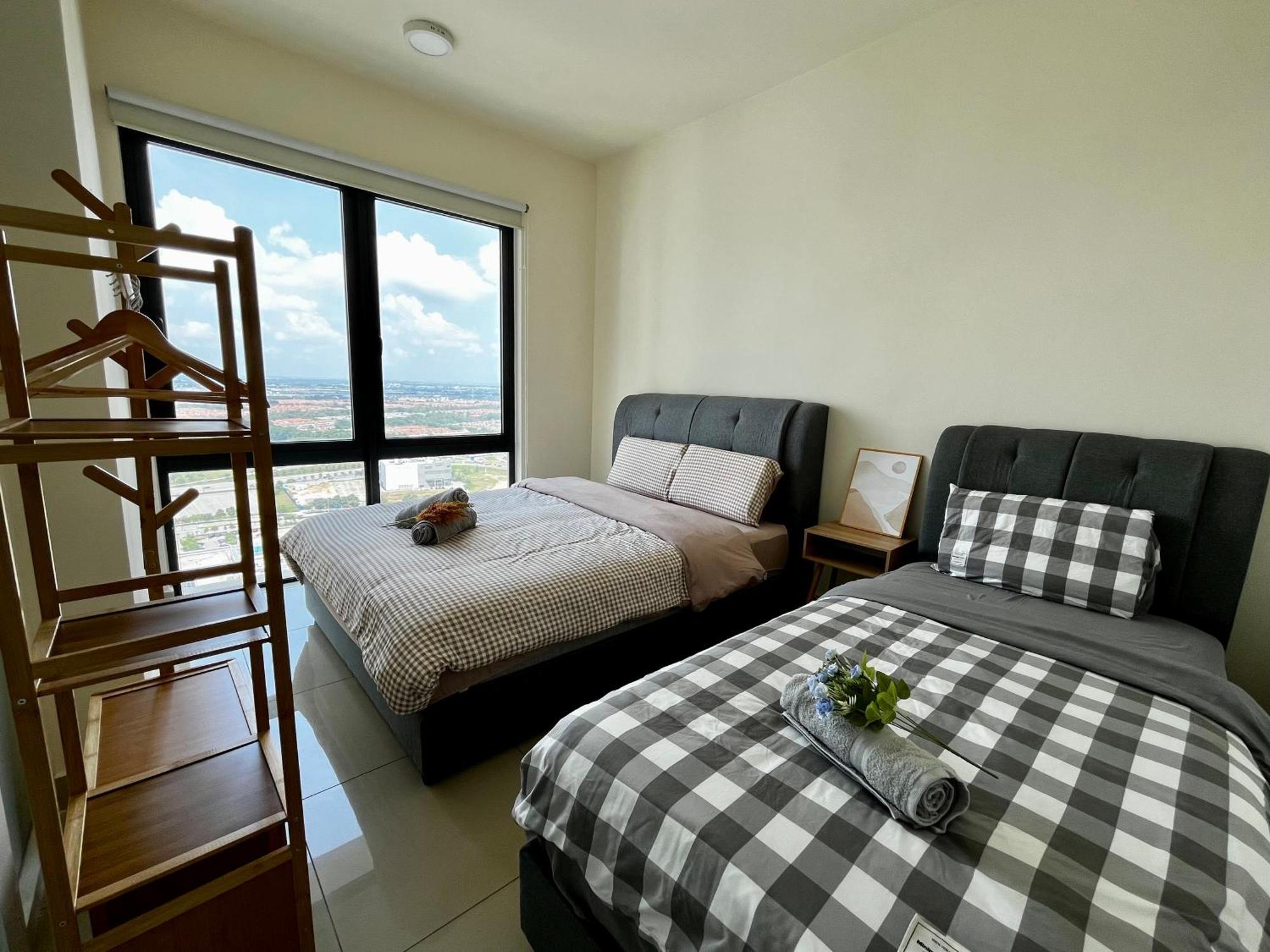 Pangsapuri Setia Alam Nordic Trefoil 2 Bedrooms Home-walk To Setia Mall & & Setia Convention Centre *