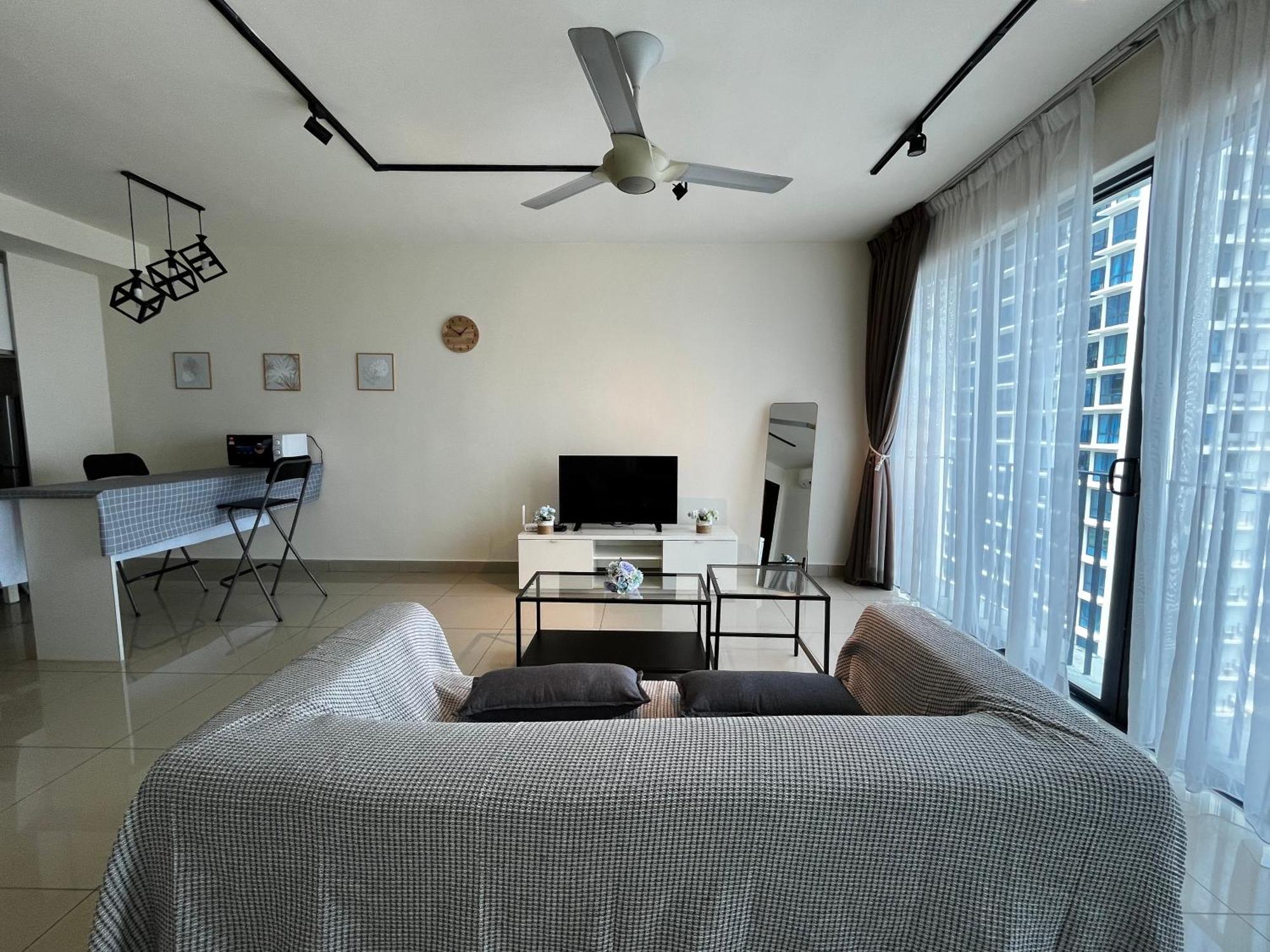 Pangsapuri Setia Alam Nordic Trefoil 2 Bedrooms Home-walk To Setia Mall & & Setia Convention Centre Shah Alam