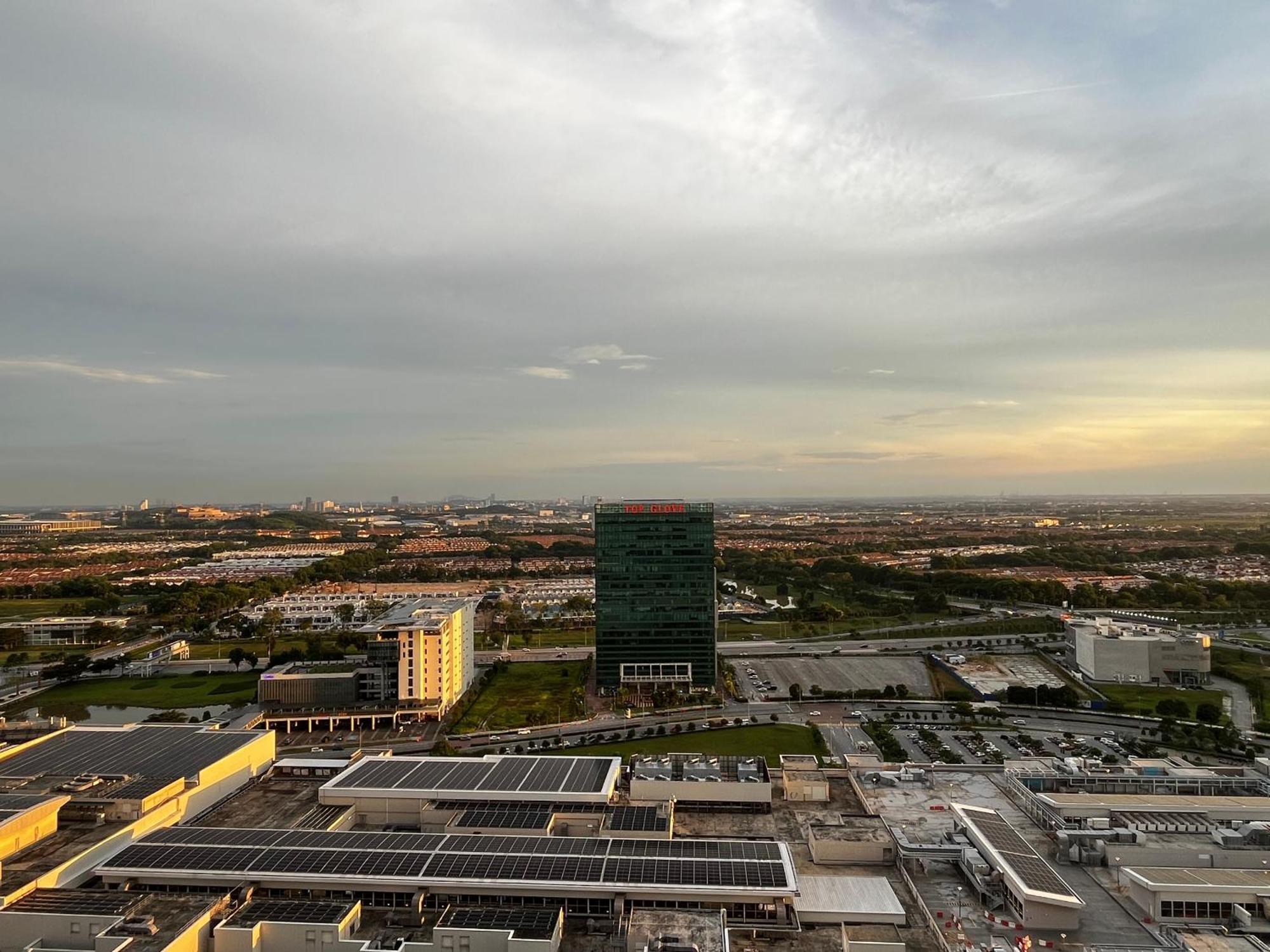 Setia Alam Nordic Trefoil 2 Bedrooms Home-walk To Setia Mall & & Setia Convention Centre * Shah Alam