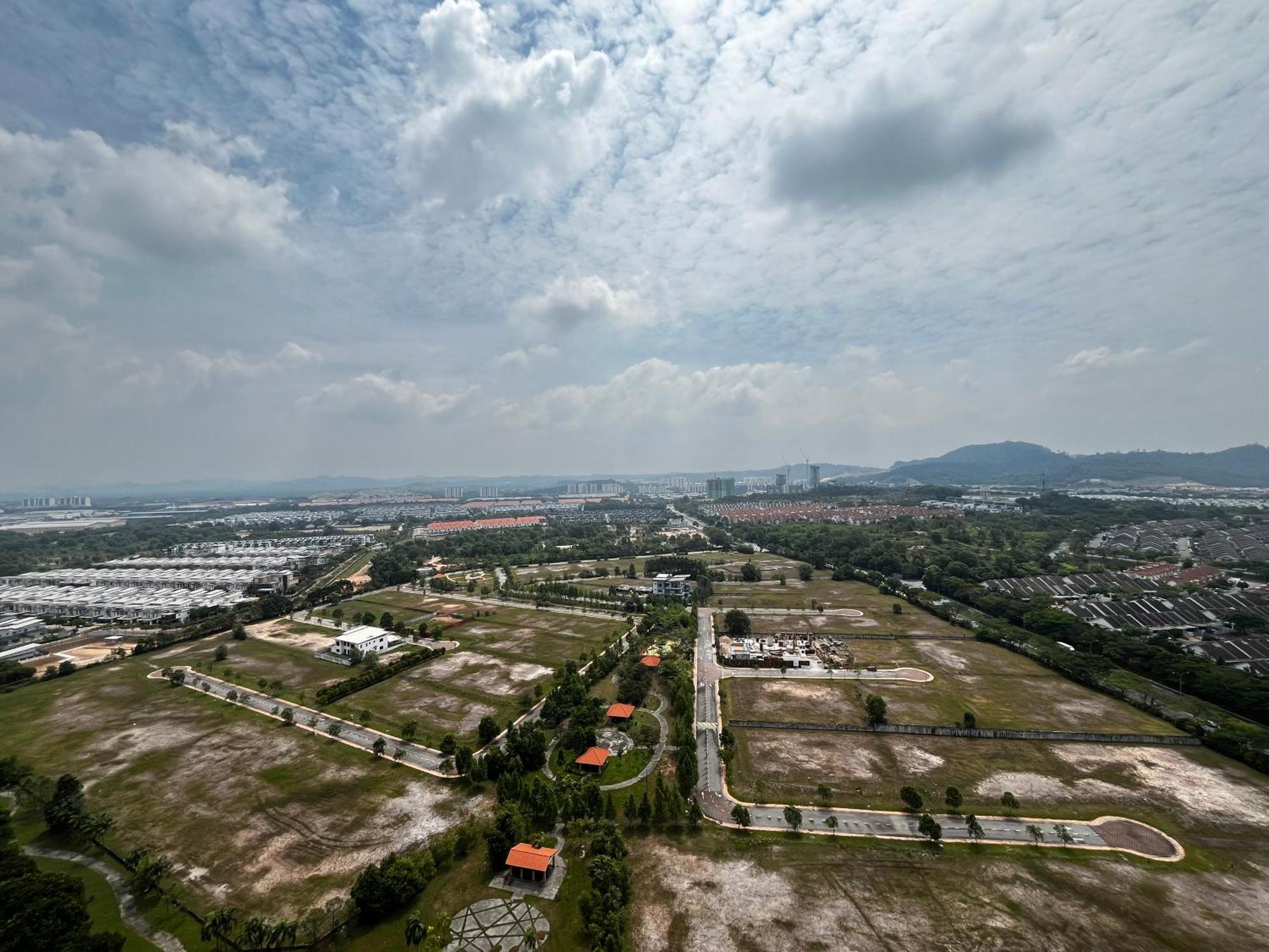 Setia Alam Nordic Trefoil 2 Bedrooms Home-walk To Setia Mall & & Setia Convention Centre Pangsapuri