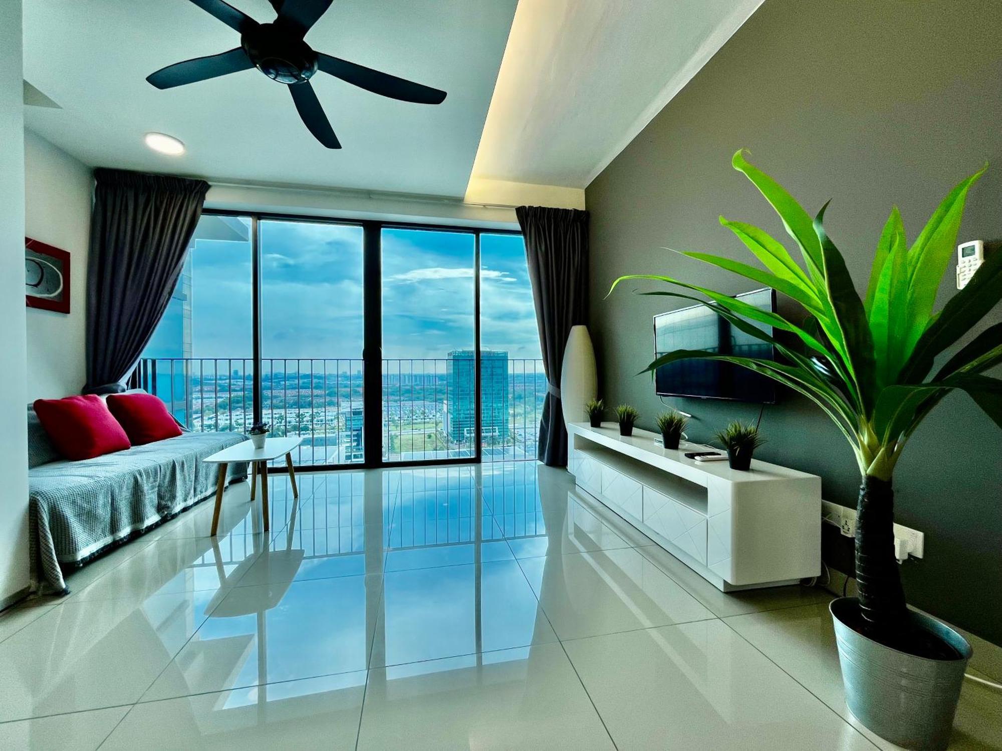 Setia Alam Nordic Trefoil 2 Bedrooms Home-walk To Setia Mall & & Setia Convention Centre Pangsapuri *