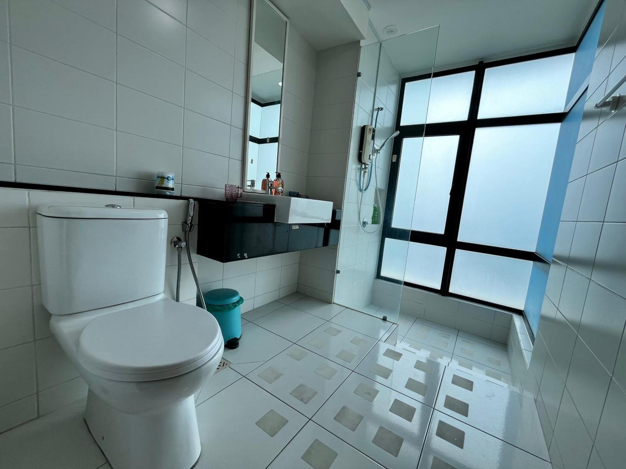 Pangsapuri Setia Alam Nordic Trefoil 2 Bedrooms Home-walk To Setia Mall & & Setia Convention Centre *