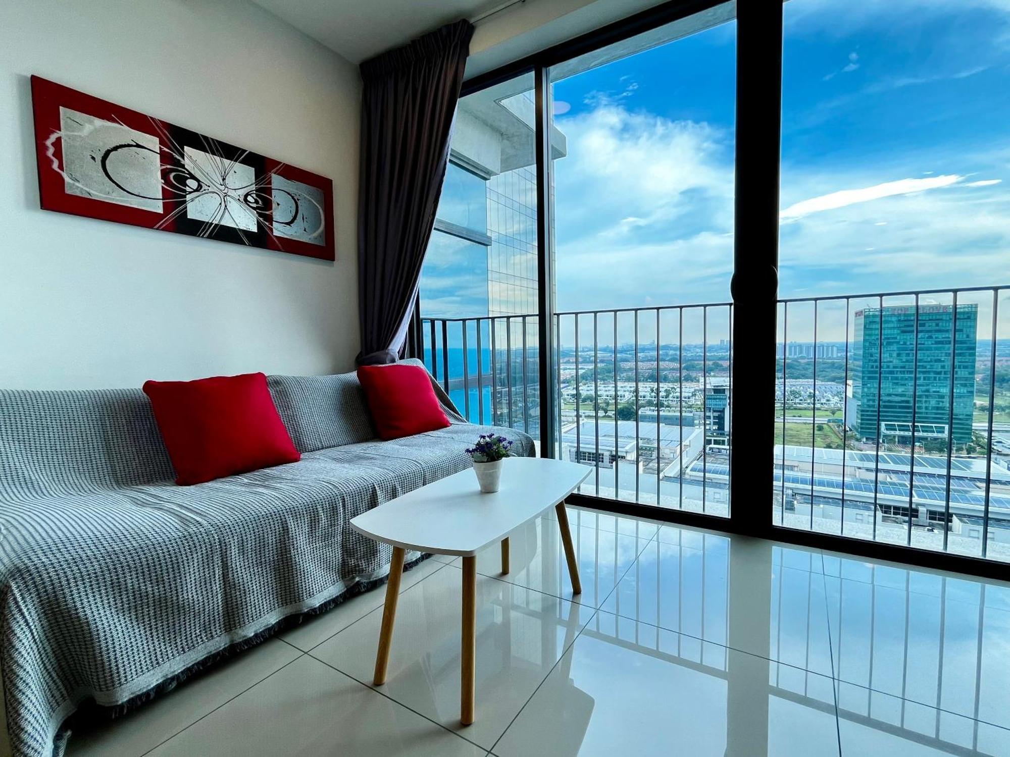 Setia Alam Nordic Trefoil 2 Bedrooms Home-walk To Setia Mall & & Setia Convention Centre *