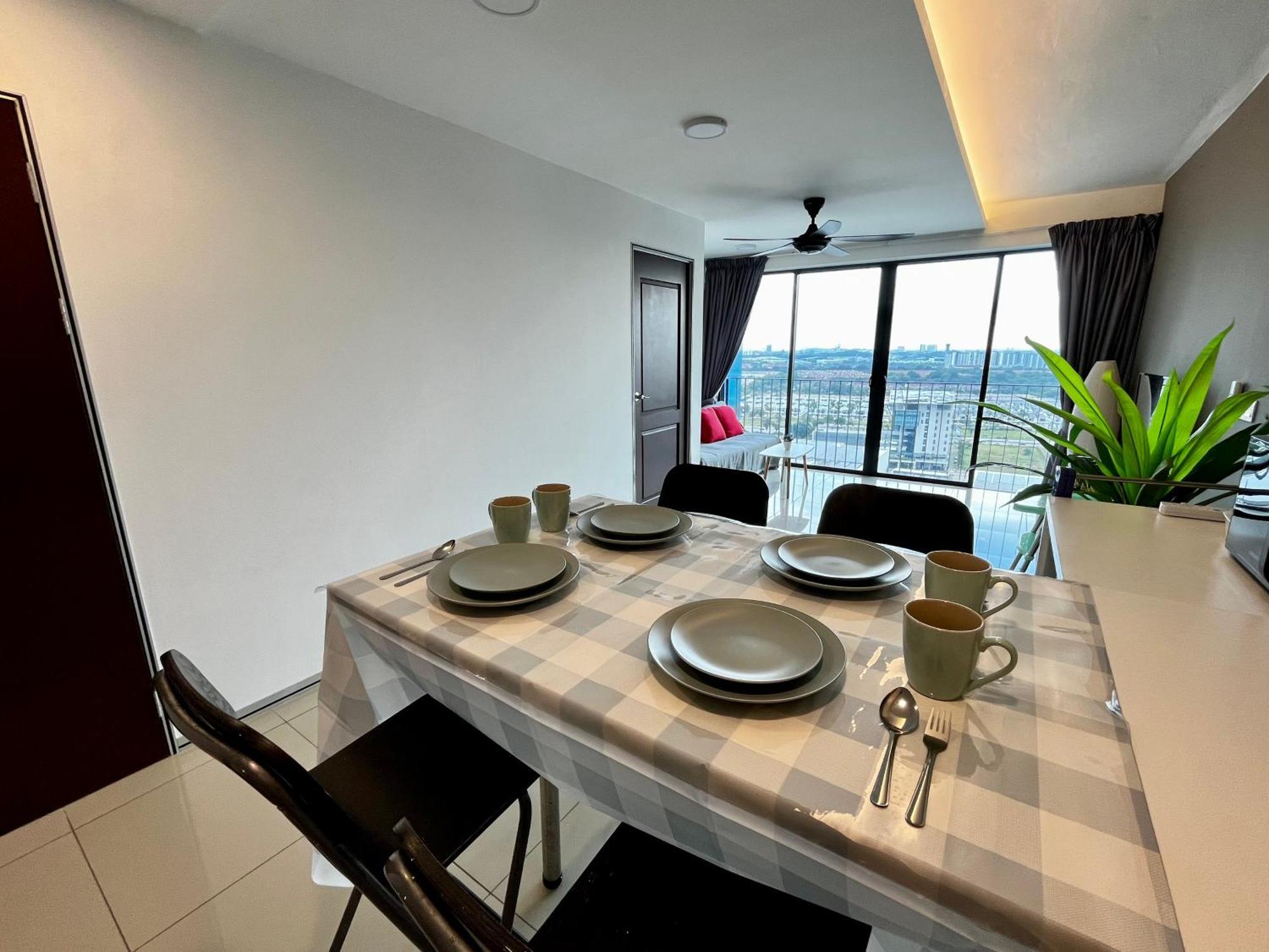 Setia Alam Nordic Trefoil 2 Bedrooms Home-walk To Setia Mall & & Setia Convention Centre Pangsapuri *