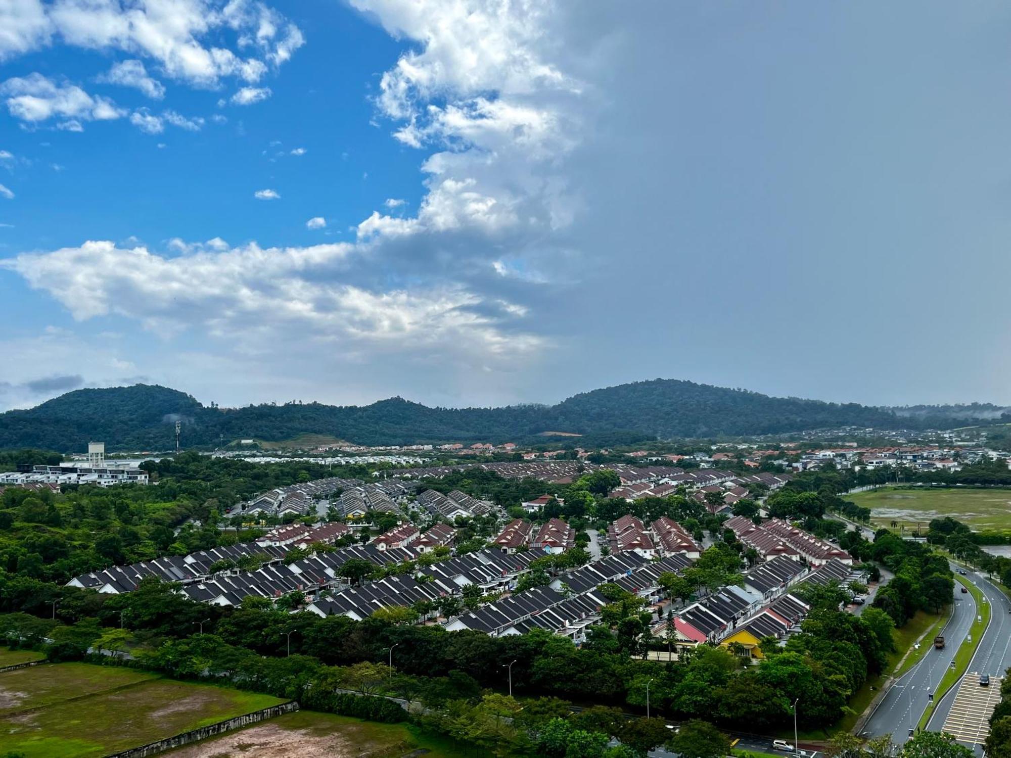 Setia Alam Nordic Trefoil 2 Bedrooms Home-walk To Setia Mall & & Setia Convention Centre Pangsapuri Shah Alam